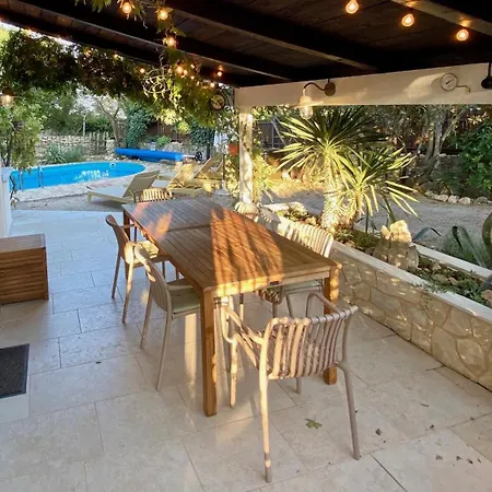 בית נופש Cosy Getaway Gostinjac