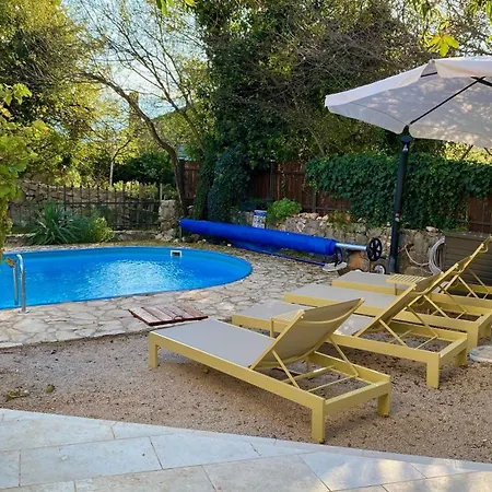 Cosy Getaway Tatil Evi Gostinjac