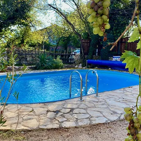 Cosy Getaway Gostinjac